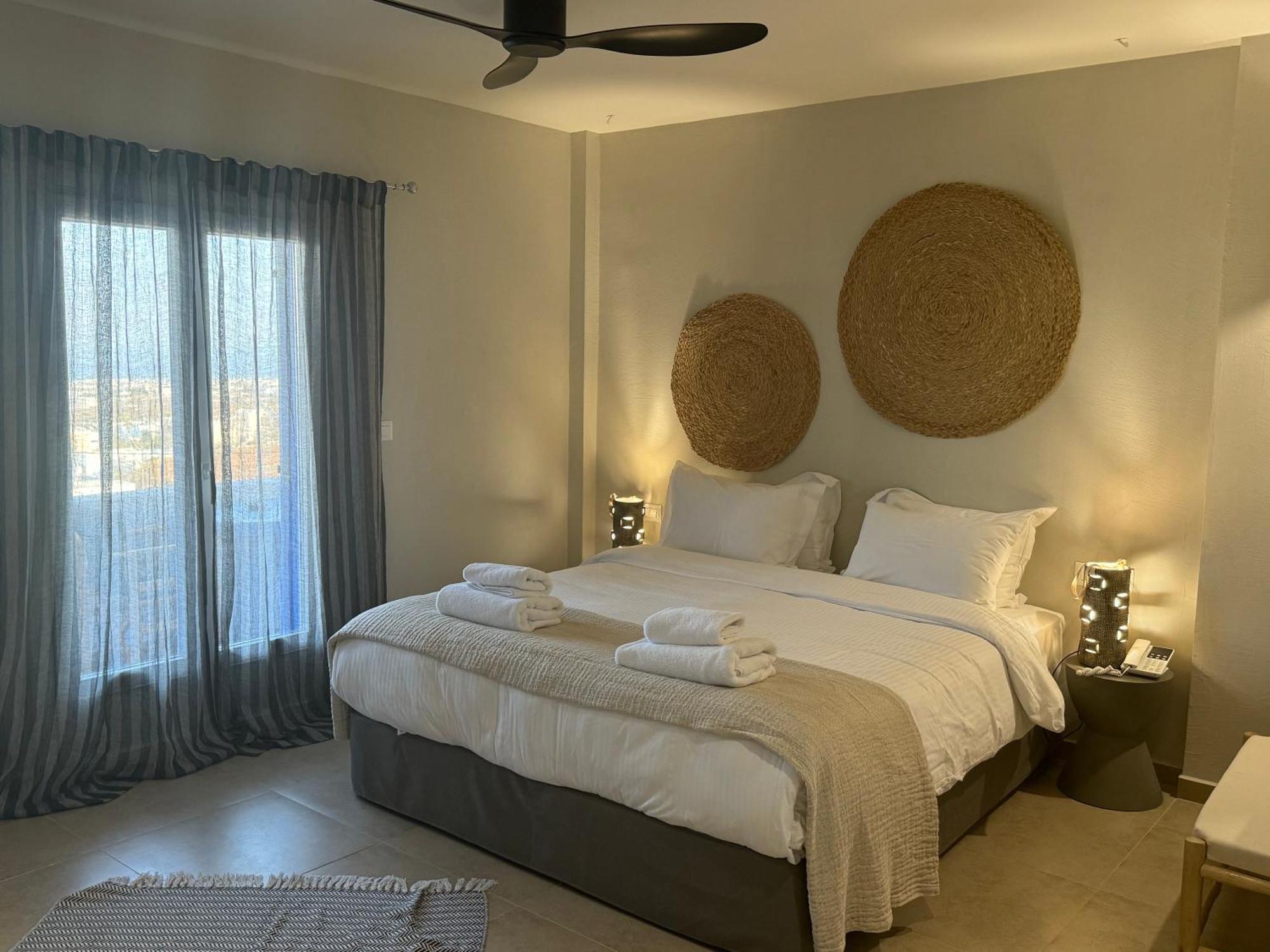 Hotel The Noverian Bios Santorini Boutique Firá
