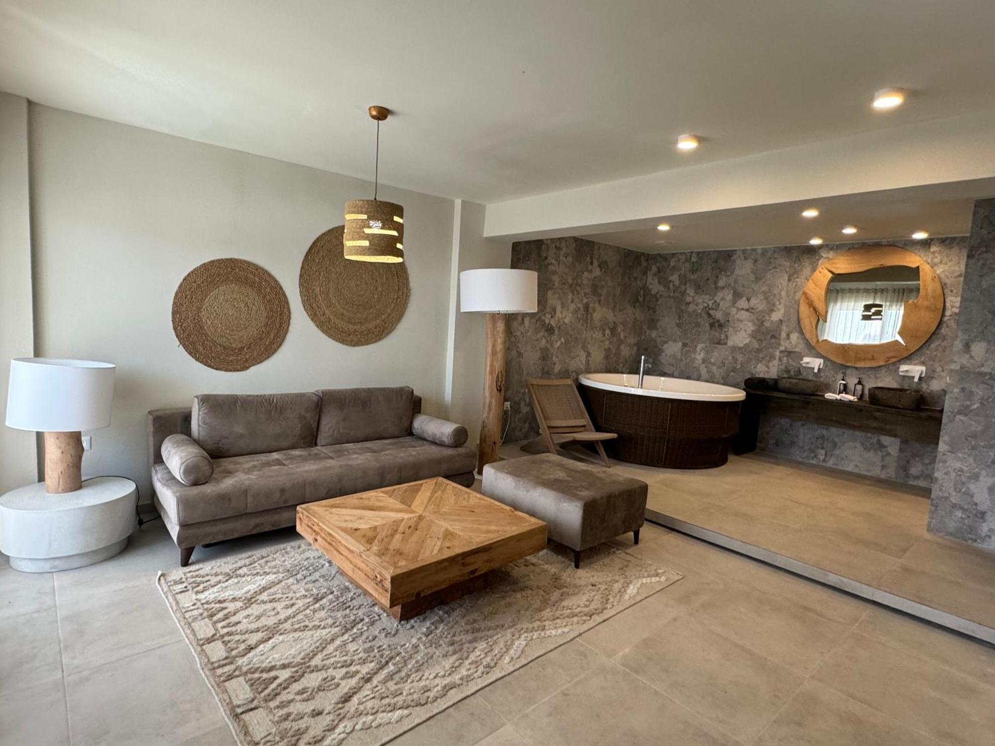 The Noverian Bios Santorini Boutique 5* Fira (Santorini)